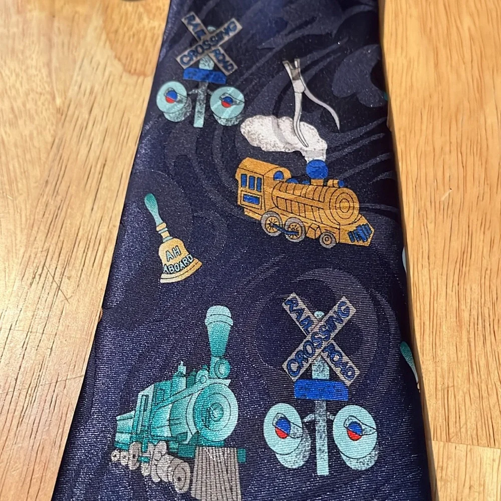 STEVEN HARRIS HANDMADE THEME TRAIN TIE NAVY BLUE MULTICOLORED